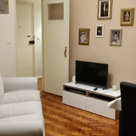 Ferias No Bairro Apartment *